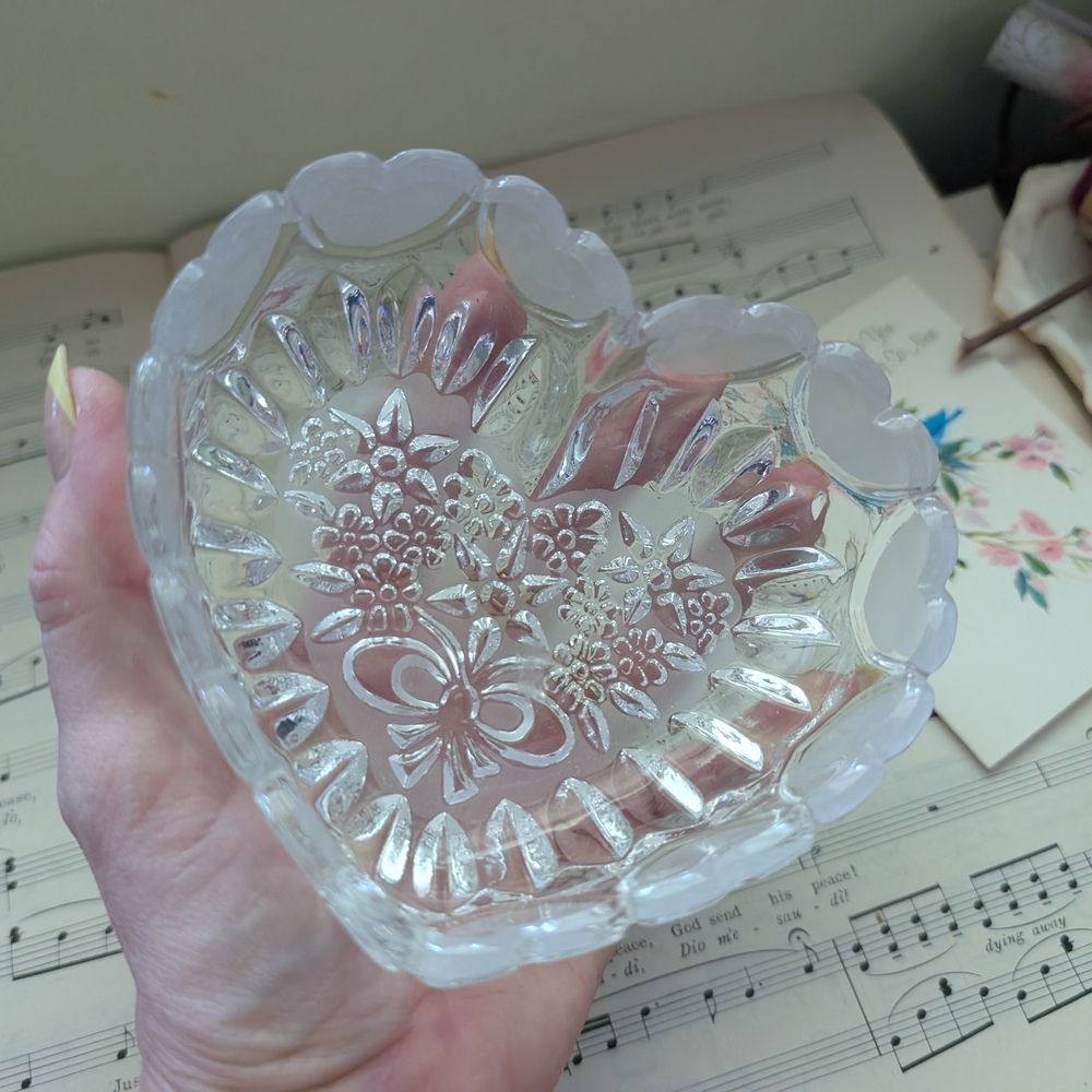 Elegant Heart-Shaped Glass Dish